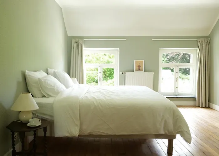 Petit Chateau De Beauplateau Holiday home