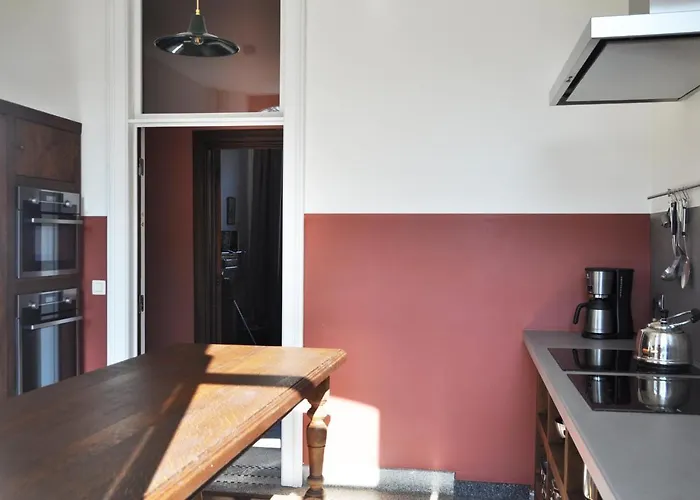 Petit Château De Beauplateau Hébergement de vacances *