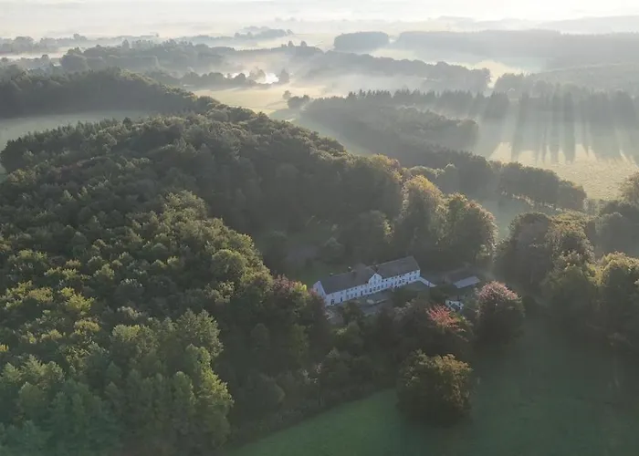 Petit Château De Beauplateau Hébergement de vacances